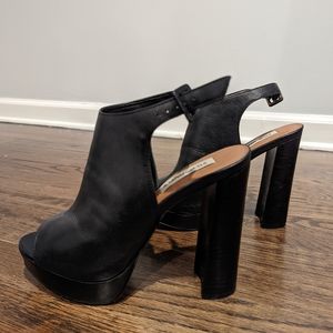 Steve Madden peep toe pumps